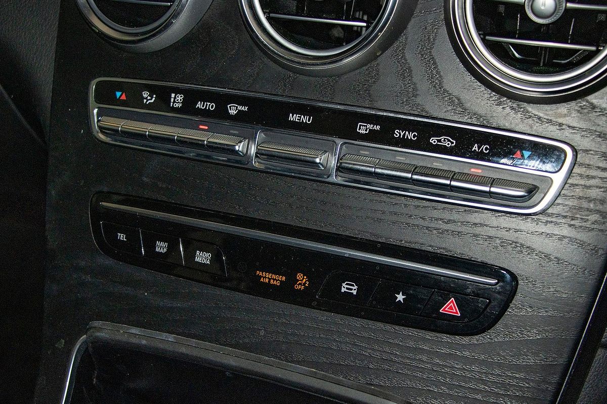 C253 802MY GLC300 CPE 5dr 9G 9 sp 2.0T