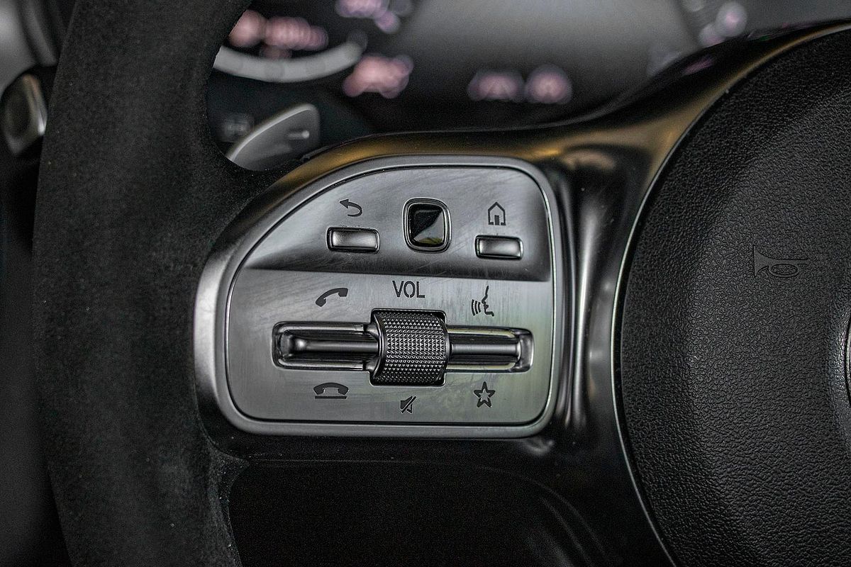 C253 802MY GLC300 CPE 5dr 9G 9 sp 2.0T