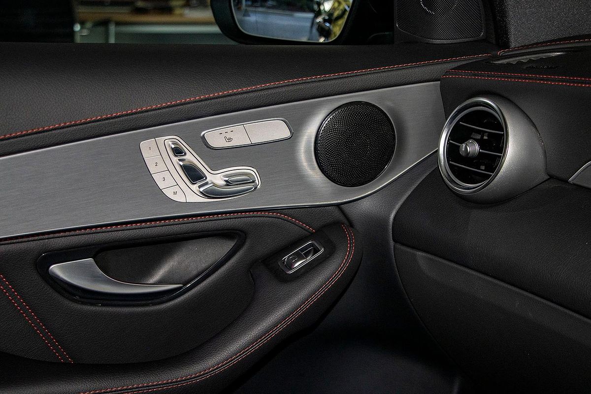 C253 802MY GLC300 CPE 5dr 9G 9 sp 2.0T