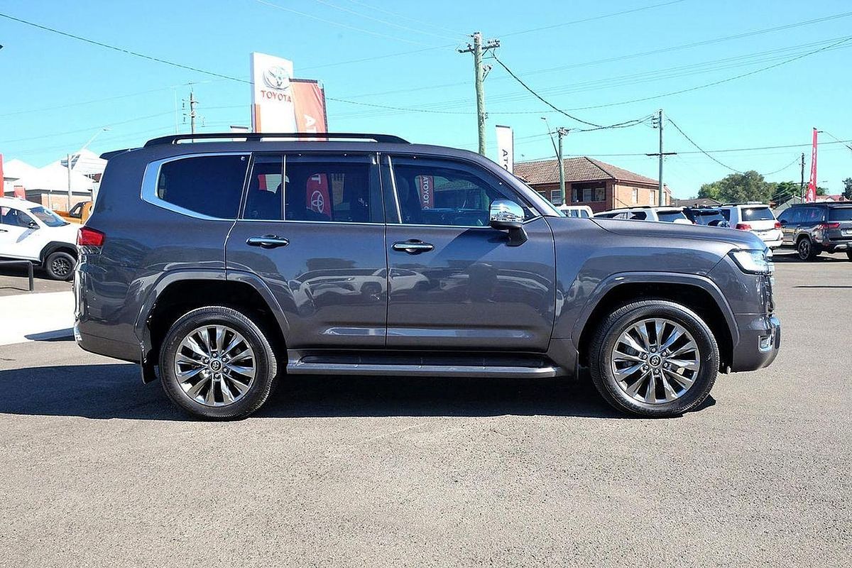 2022 Toyota Landcruiser Sahara ZX FJA300R