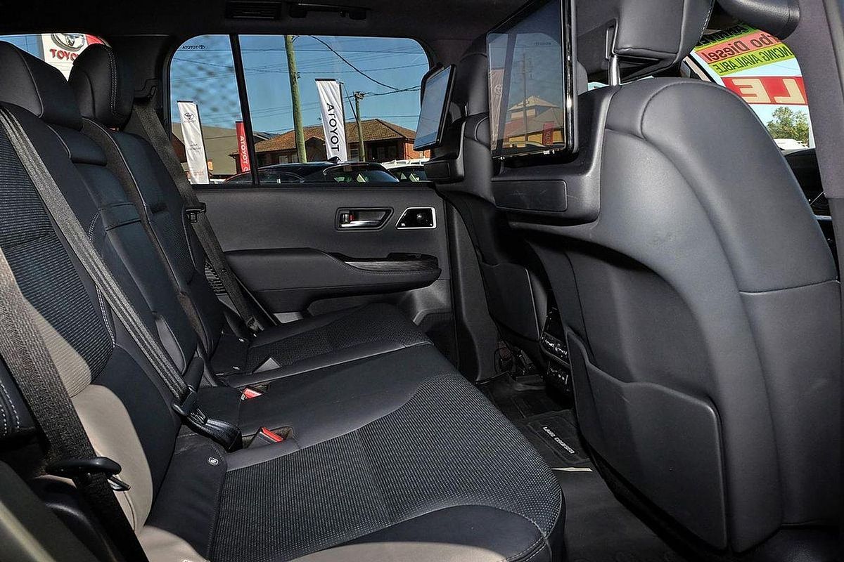 2022 Toyota Landcruiser Sahara ZX FJA300R