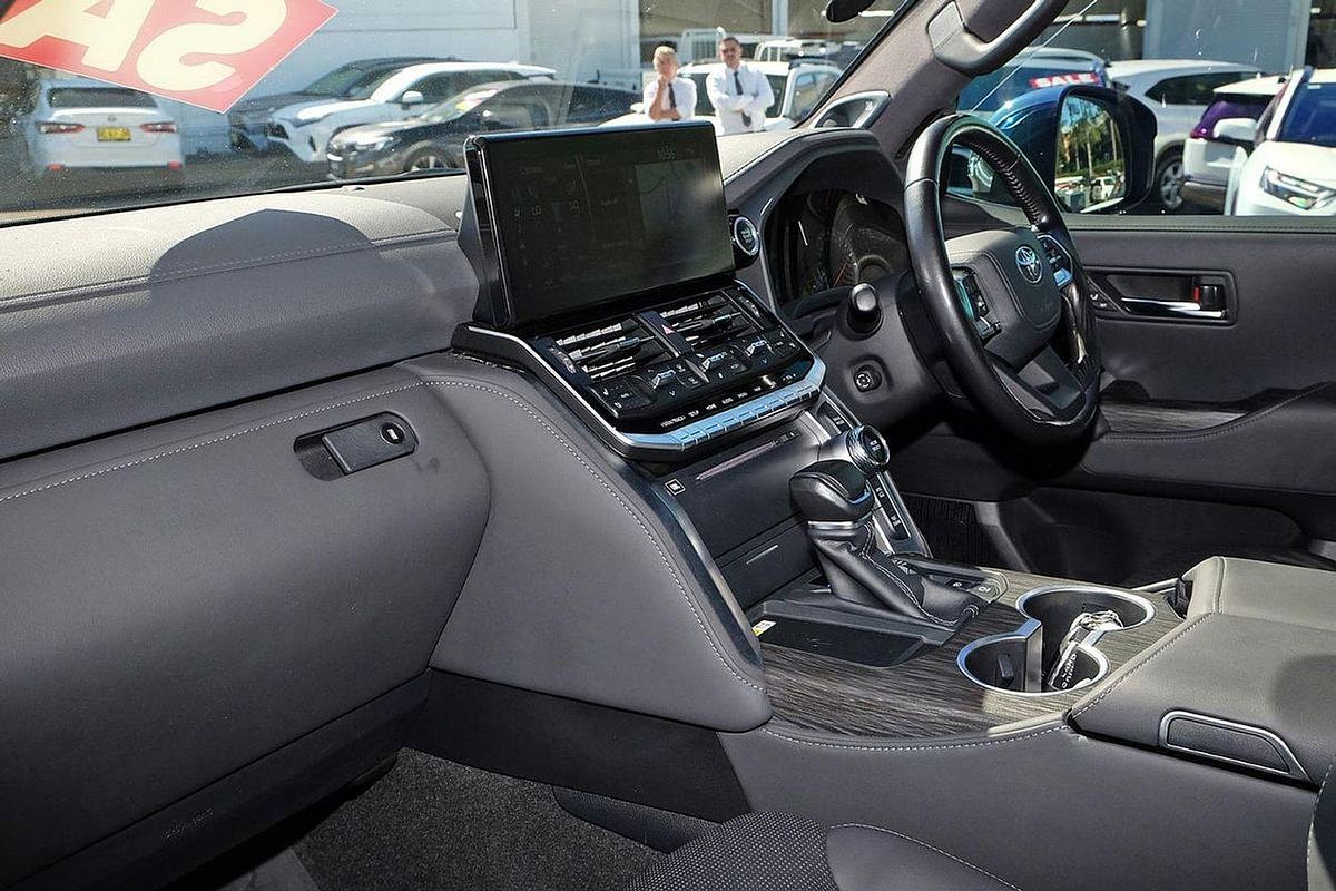 2022 Toyota Landcruiser Sahara ZX FJA300R