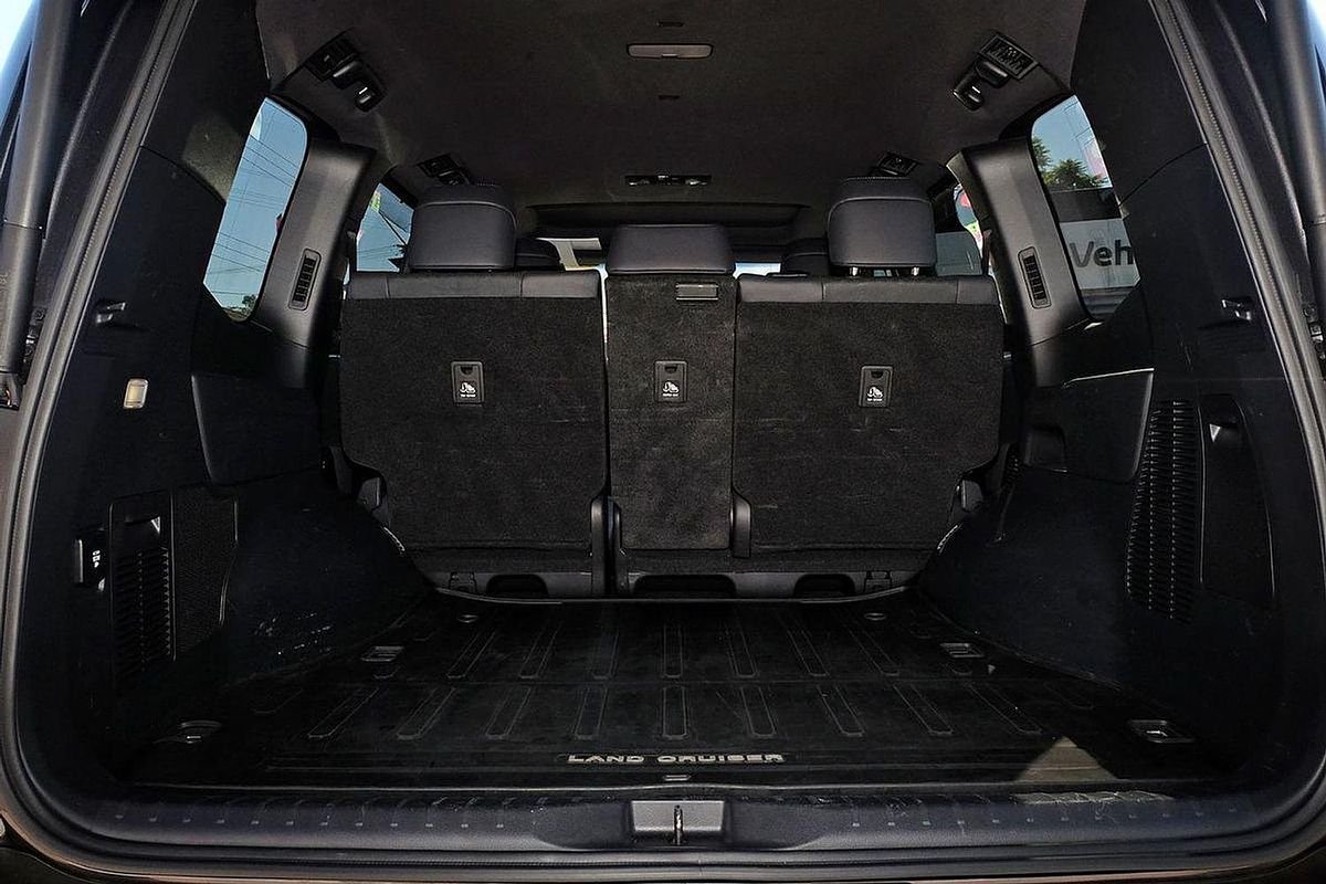 2022 Toyota Landcruiser Sahara ZX FJA300R