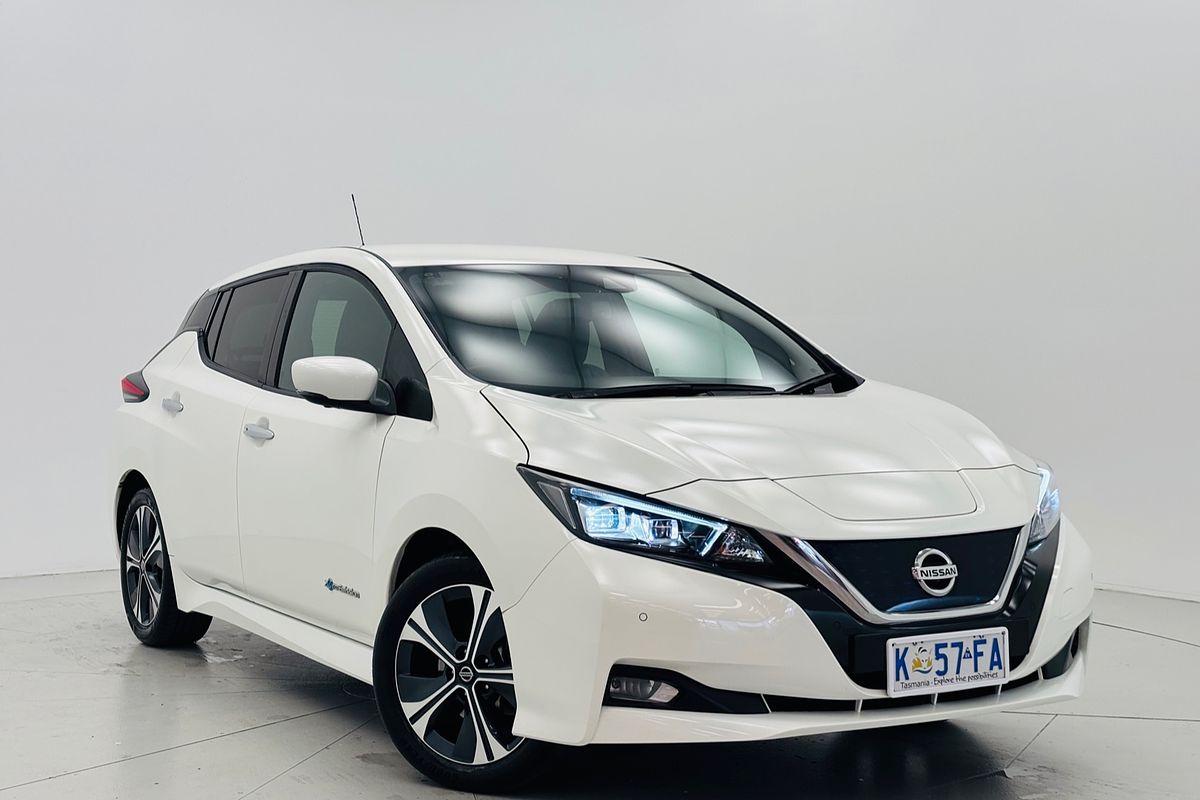 2022 Nissan LEAF  ZE1