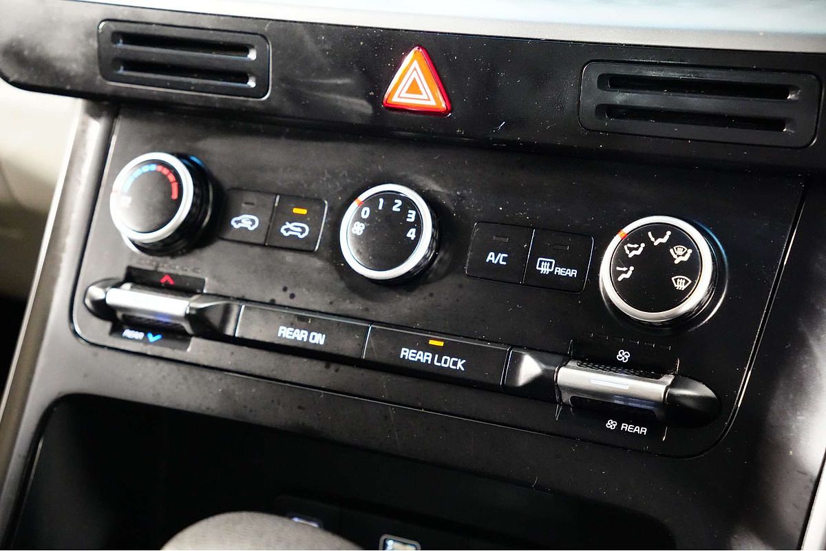 2023 Kia Carnival S KA4