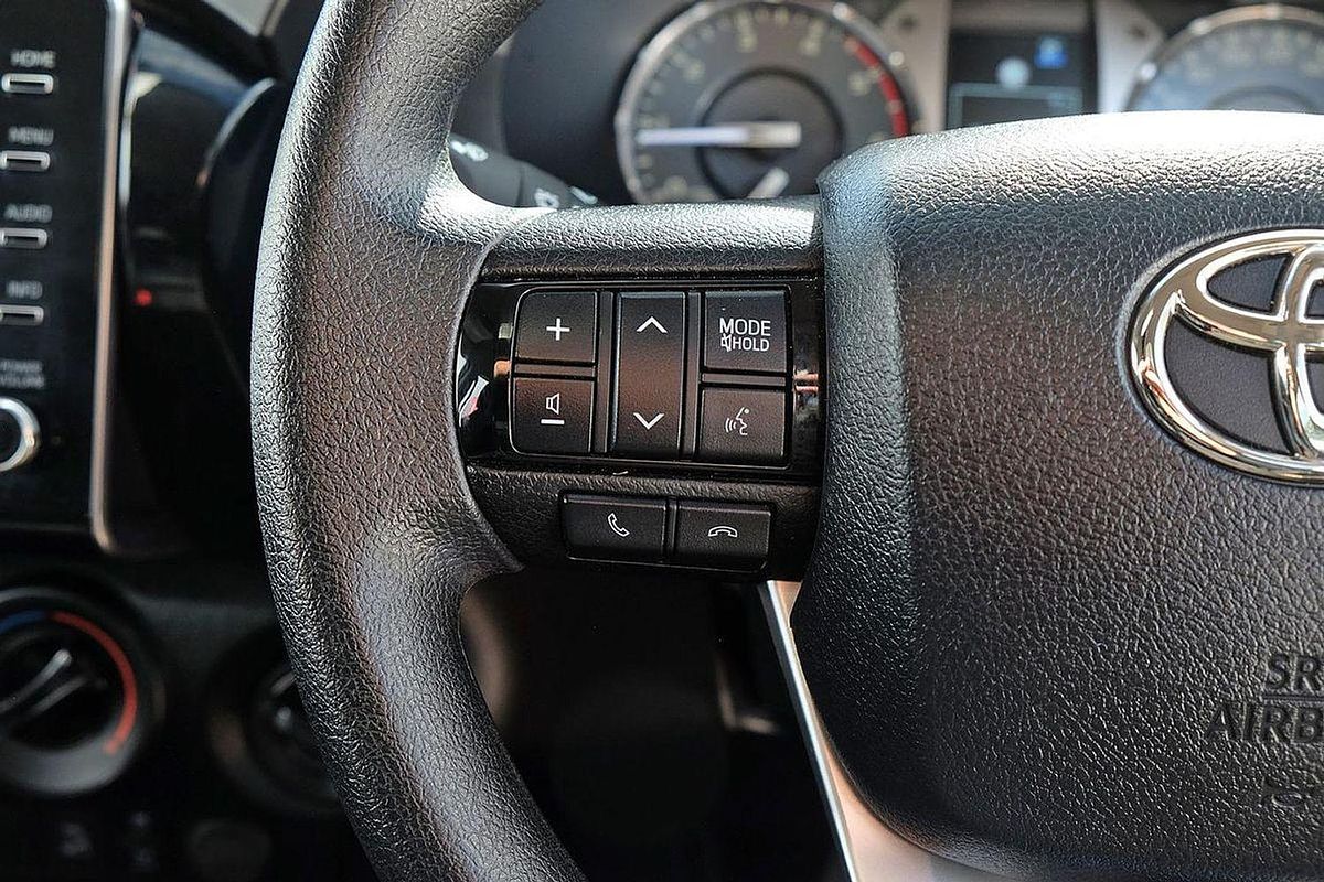 2025 Toyota Hilux SR GUN126R 4X4