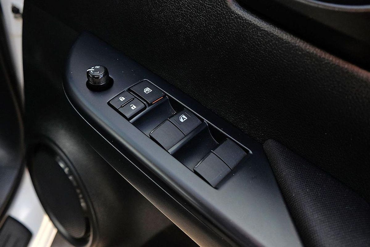 2025 Toyota Hilux SR GUN126R 4X4