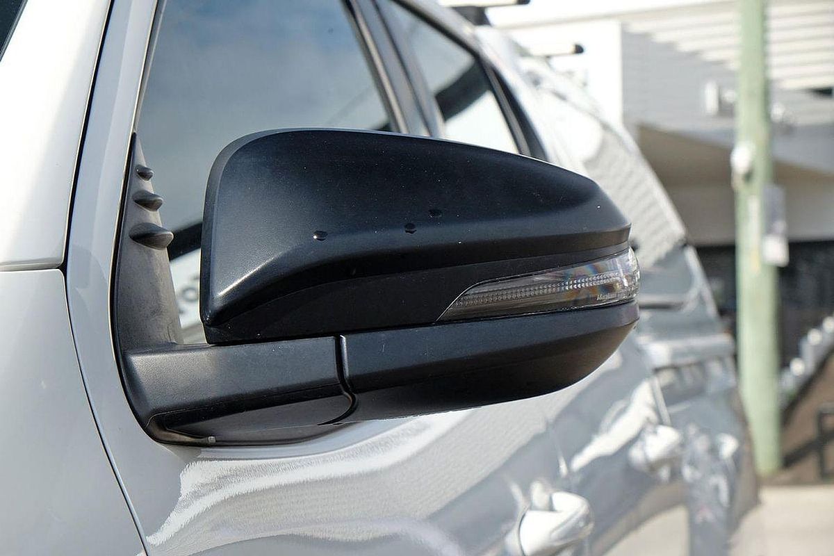 2025 Toyota Hilux SR GUN126R 4X4