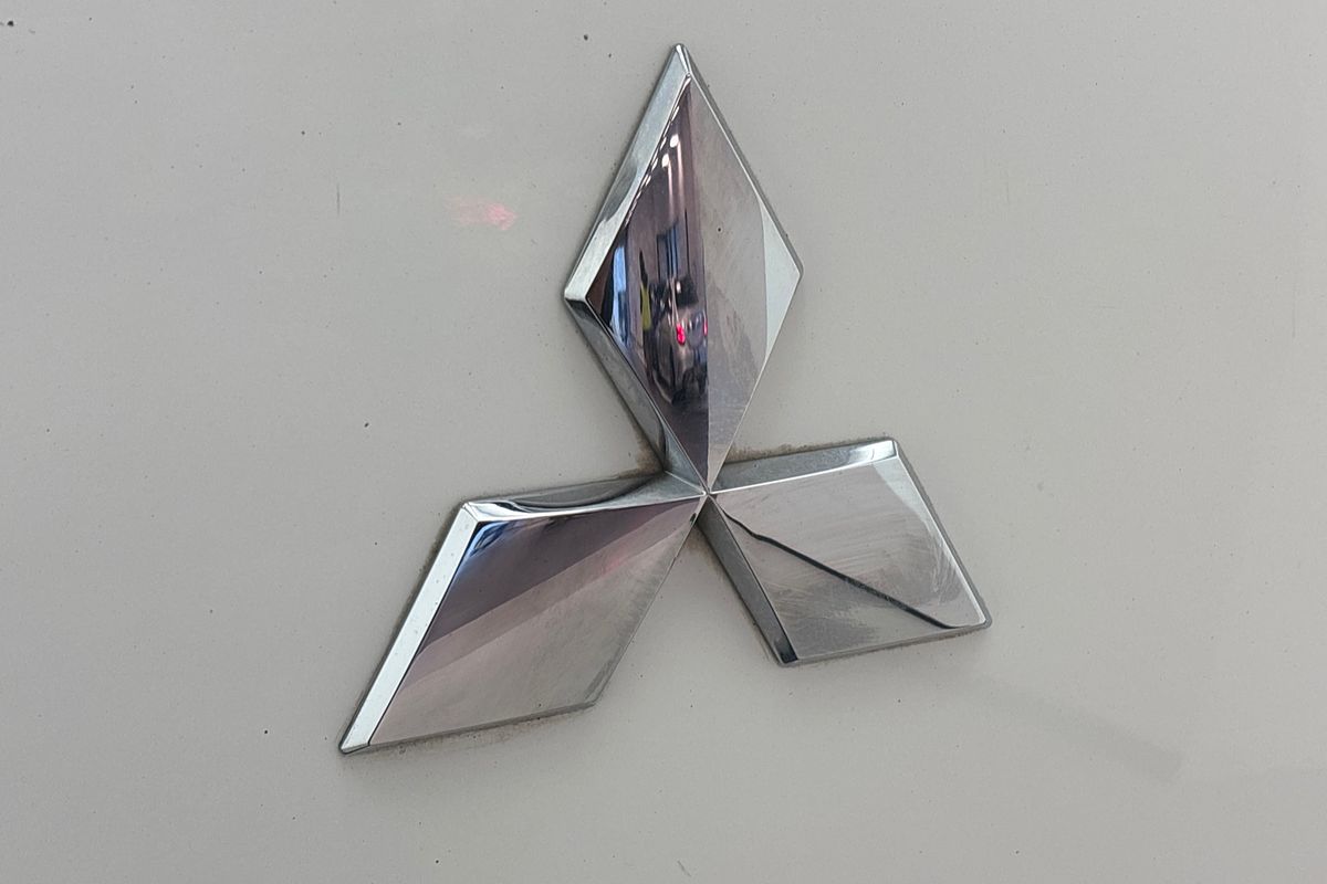 2023 Mitsubishi MR Triton GLX+ 2.4L D 6A/T 4X4 DC PU