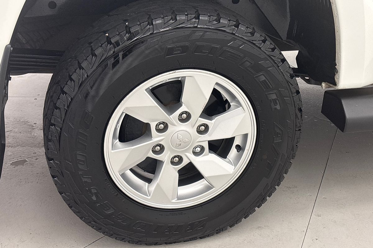 2023 Mitsubishi MR Triton GLX+ 2.4L D 6A/T 4X4 DC PU