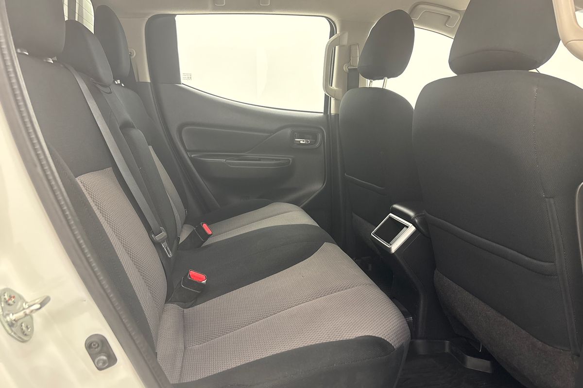 2023 Mitsubishi MR Triton GLX+ 2.4L D 6A/T 4X4 DC PU