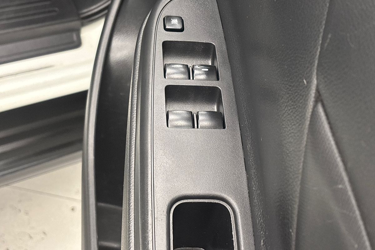 2023 Mitsubishi MR Triton GLX+ 2.4L D 6A/T 4X4 DC PU