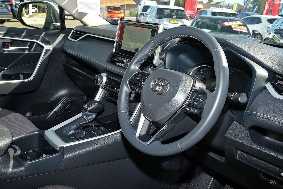 2024 Toyota RAV4 GXL AXAH52R