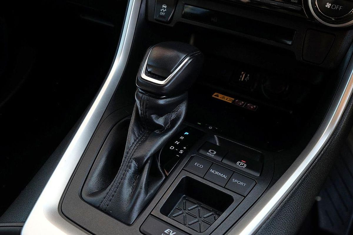 2024 Toyota RAV4 GXL AXAH52R