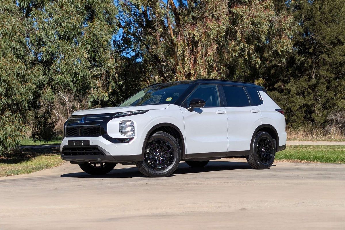 2026 Mitsubishi Outlander LS ZM