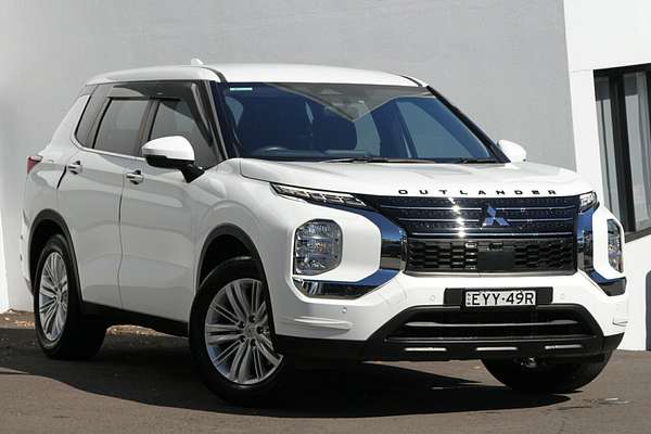 2023 Mitsubishi Outlander ES ZM