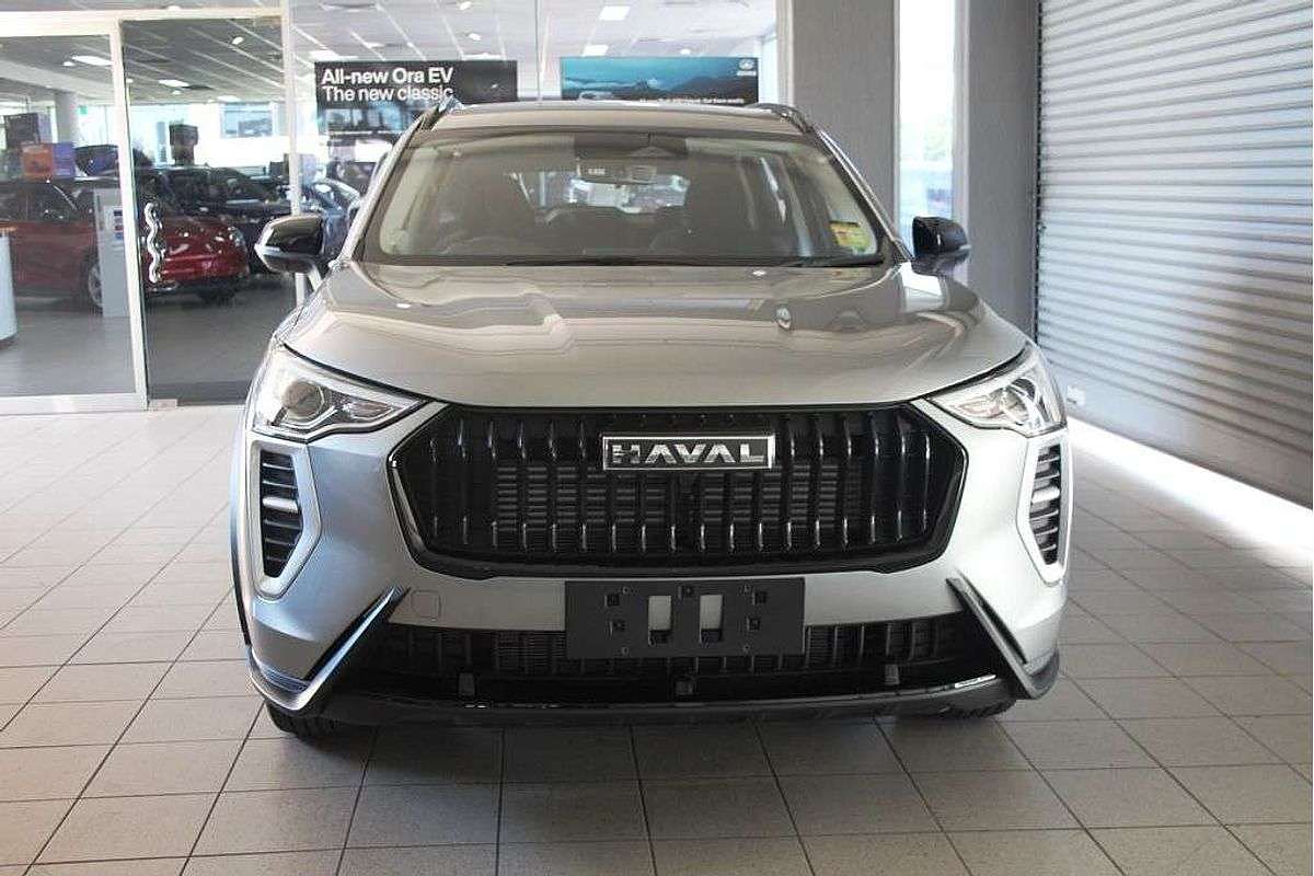 Jolion Facelift Premium Petrol Auto 4x2