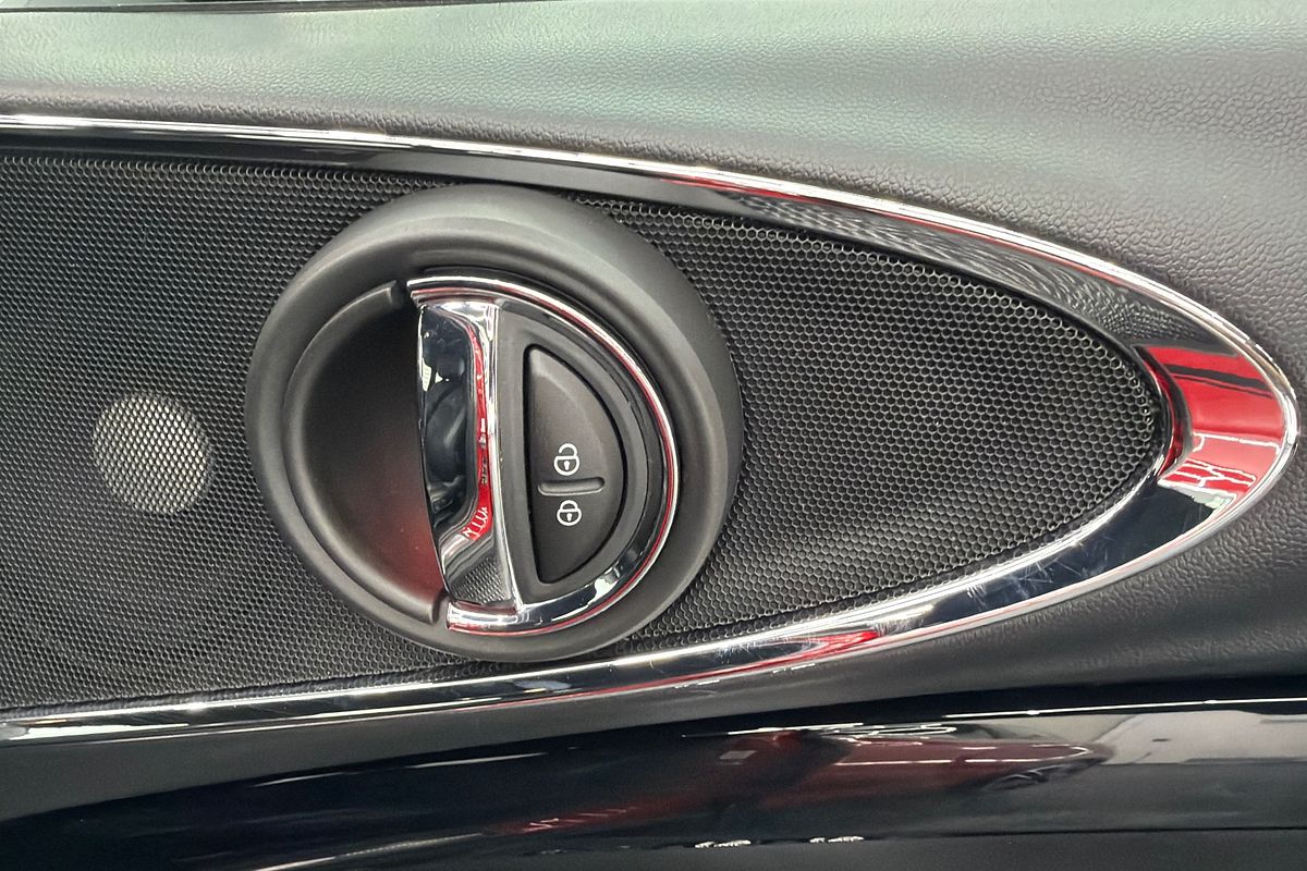 2017 MINI Clubman John Cooper Works F54