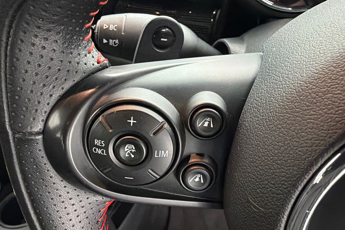 2017 MINI Clubman John Cooper Works F54