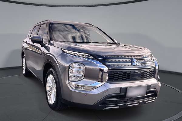 2023 Mitsubishi Outlander LS ZM