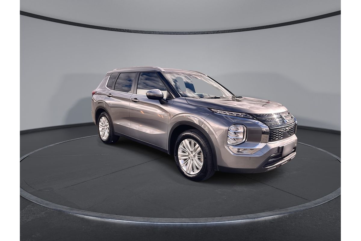 2023 Mitsubishi Outlander LS ZM