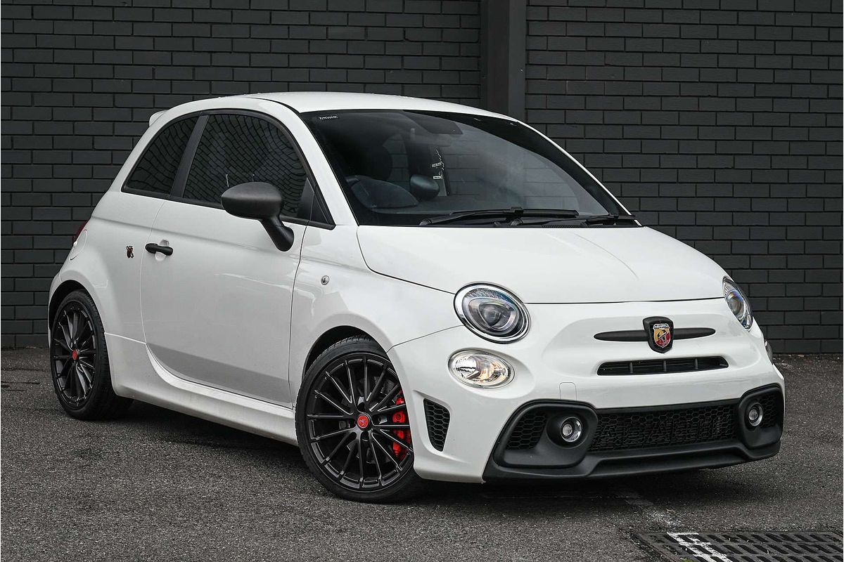 2022 Abarth 695 Competizione