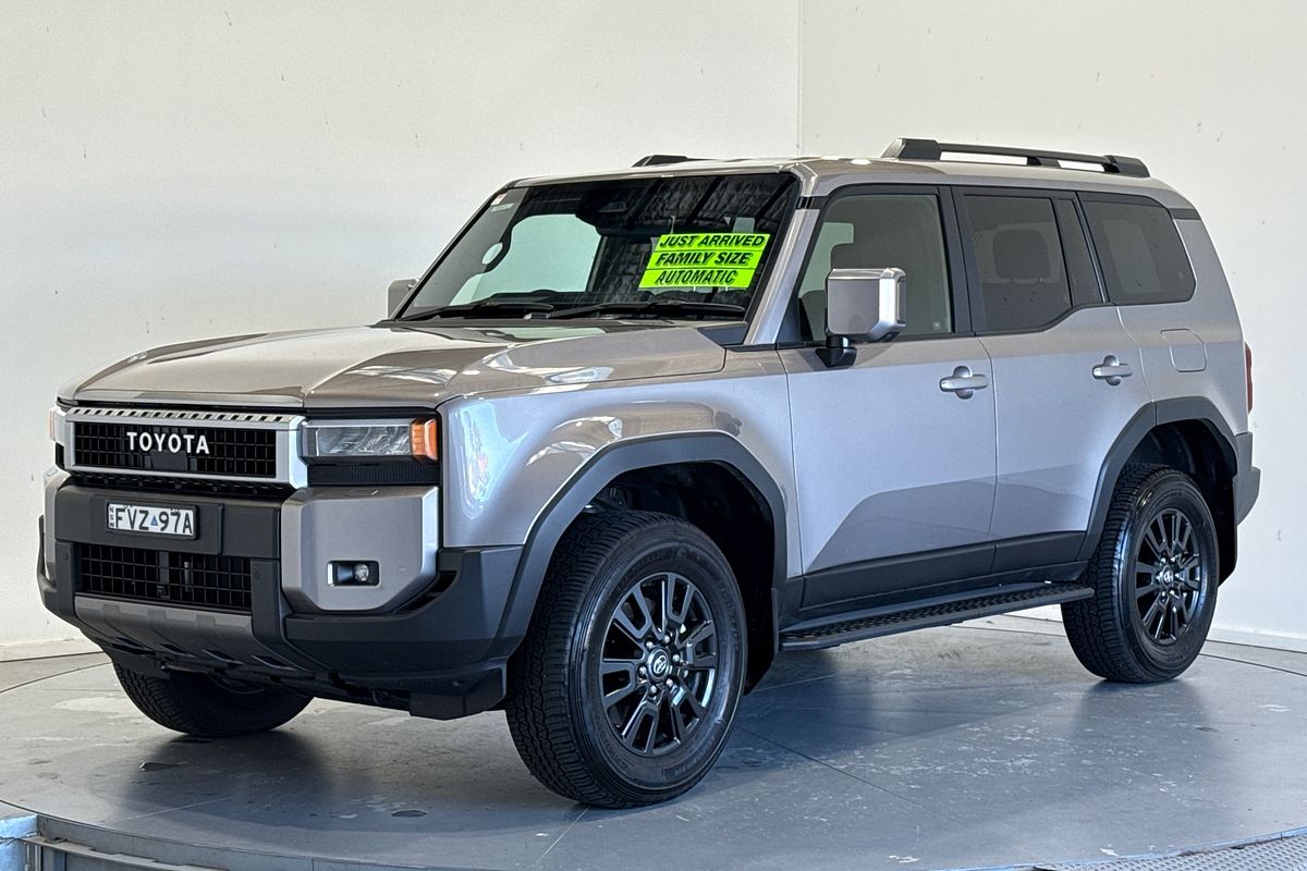 2025 Toyota Landcruiser Prado