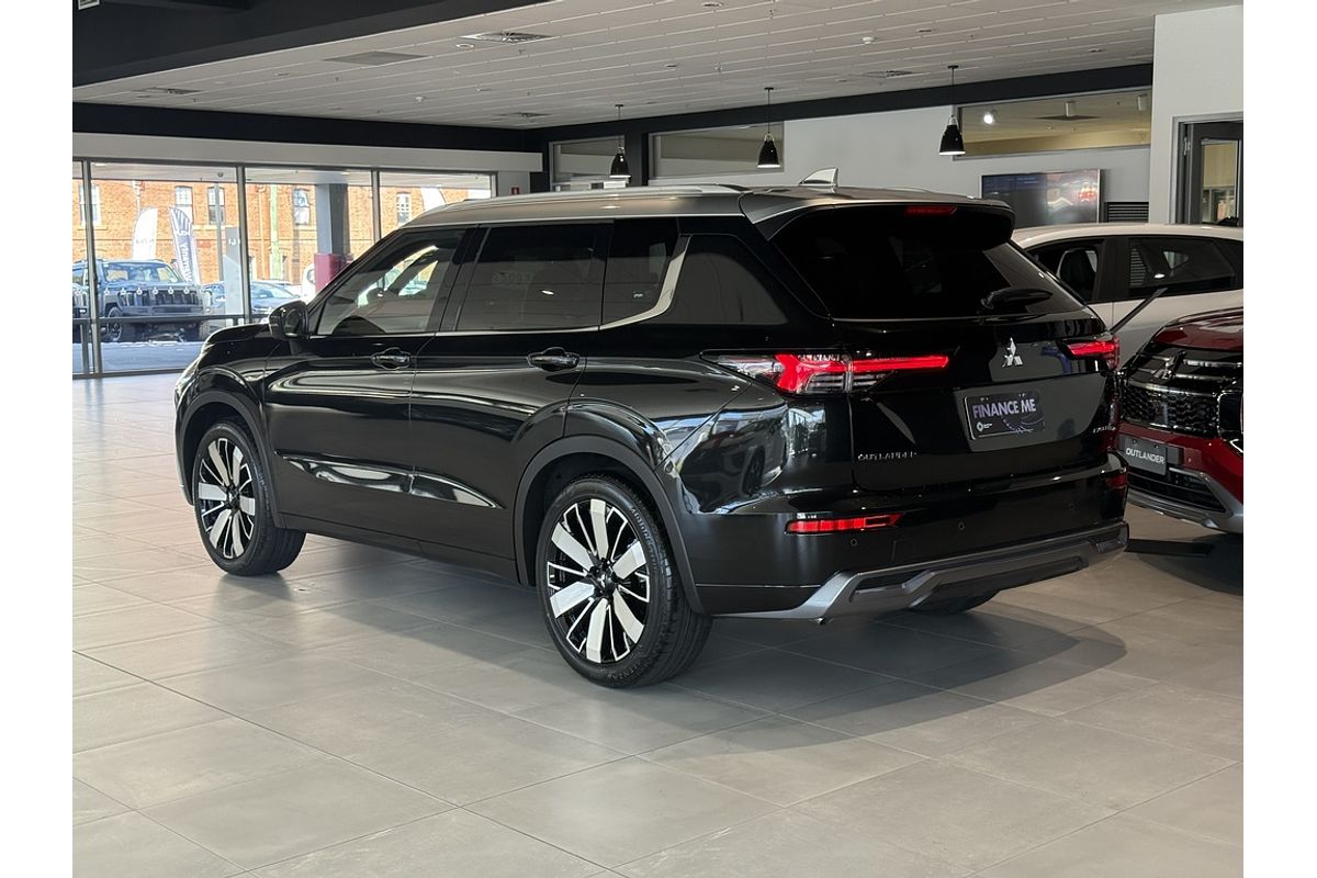 2025 Mitsubishi ZM Outlander EXCEED TOURER 2.5 AWD 5S