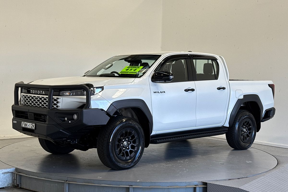 2025 Toyota Hilux SR 48V GUN227R 4X4