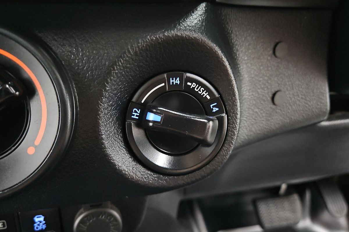 2020 Toyota Hilux SR GUN126R 4X4