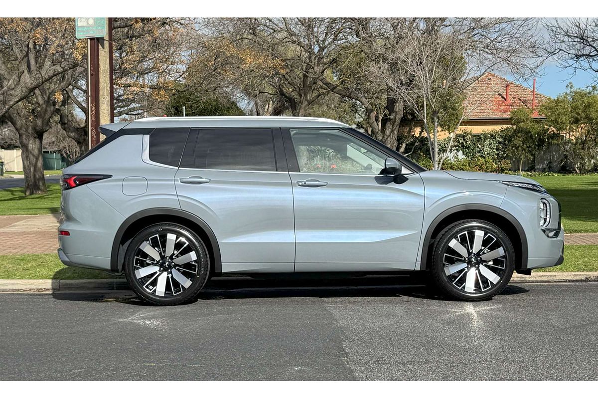 2025 Mitsubishi Outlander Exceed ZM