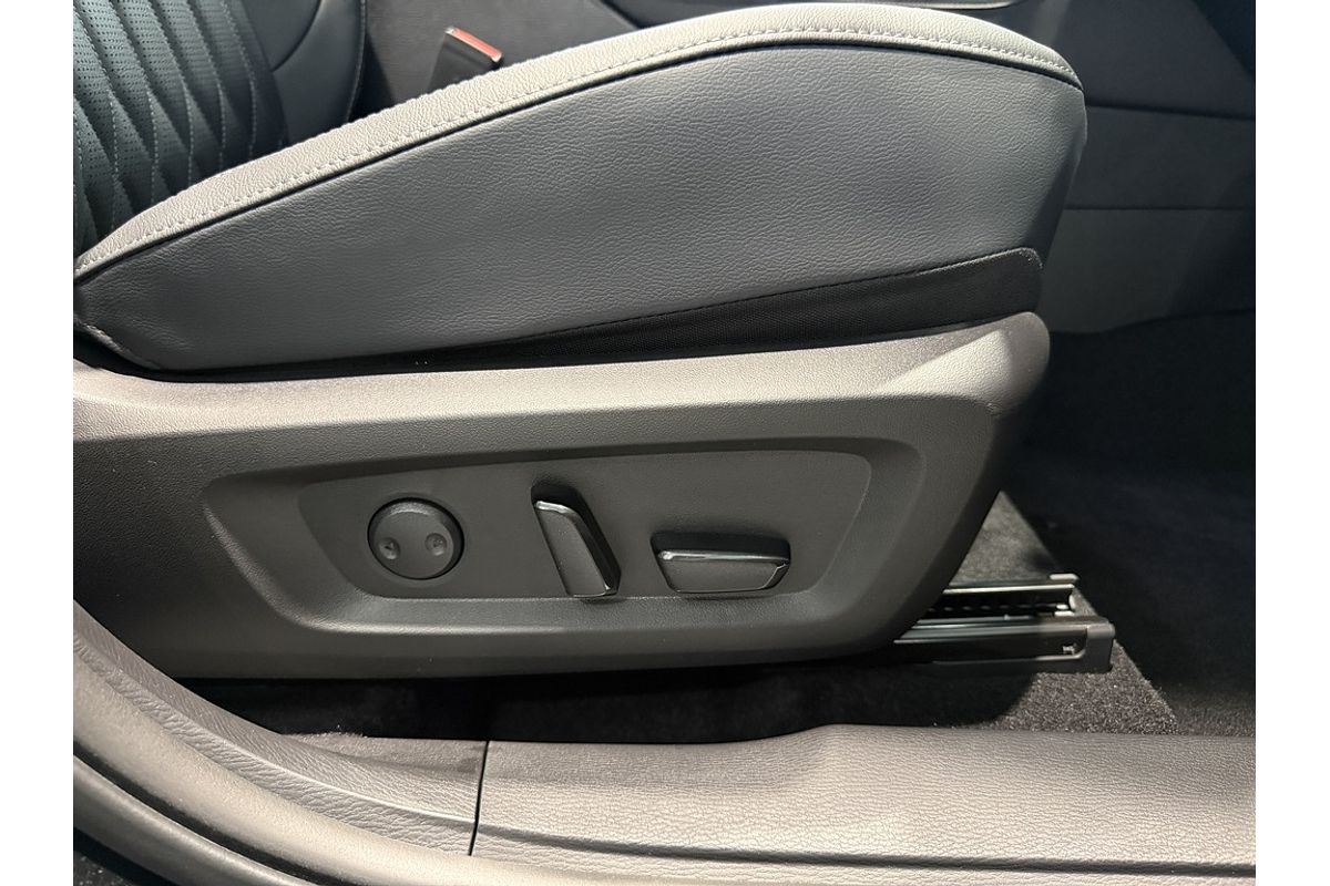 2025 Mitsubishi ZM Outlander EXCEED 2.5L CVT AWD 5ST
