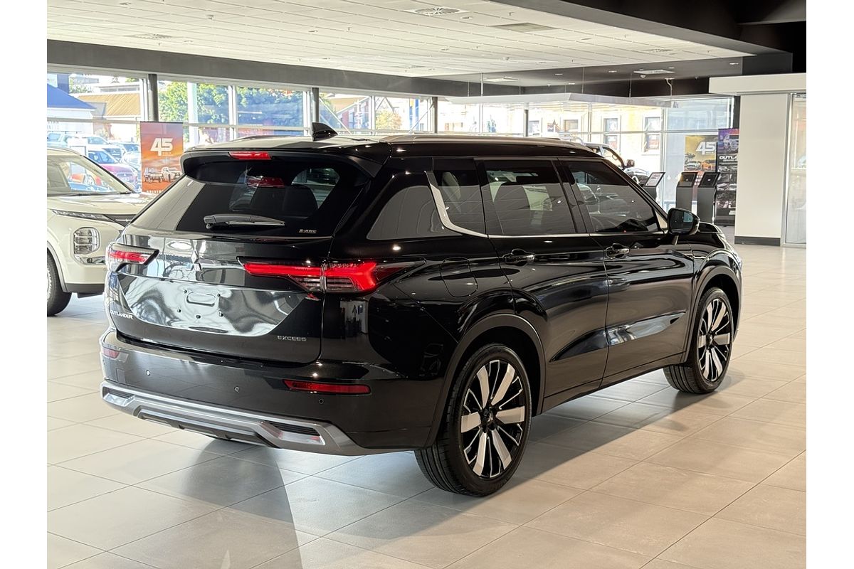 2025 Mitsubishi ZM Outlander EXCEED 2.5L CVT AWD 5ST