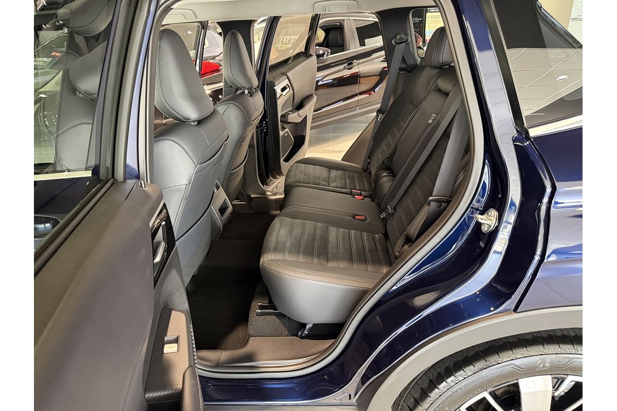 2025 Mitsubishi ZM Outlander ASPIRE 2.5L CVT AWD 7ST