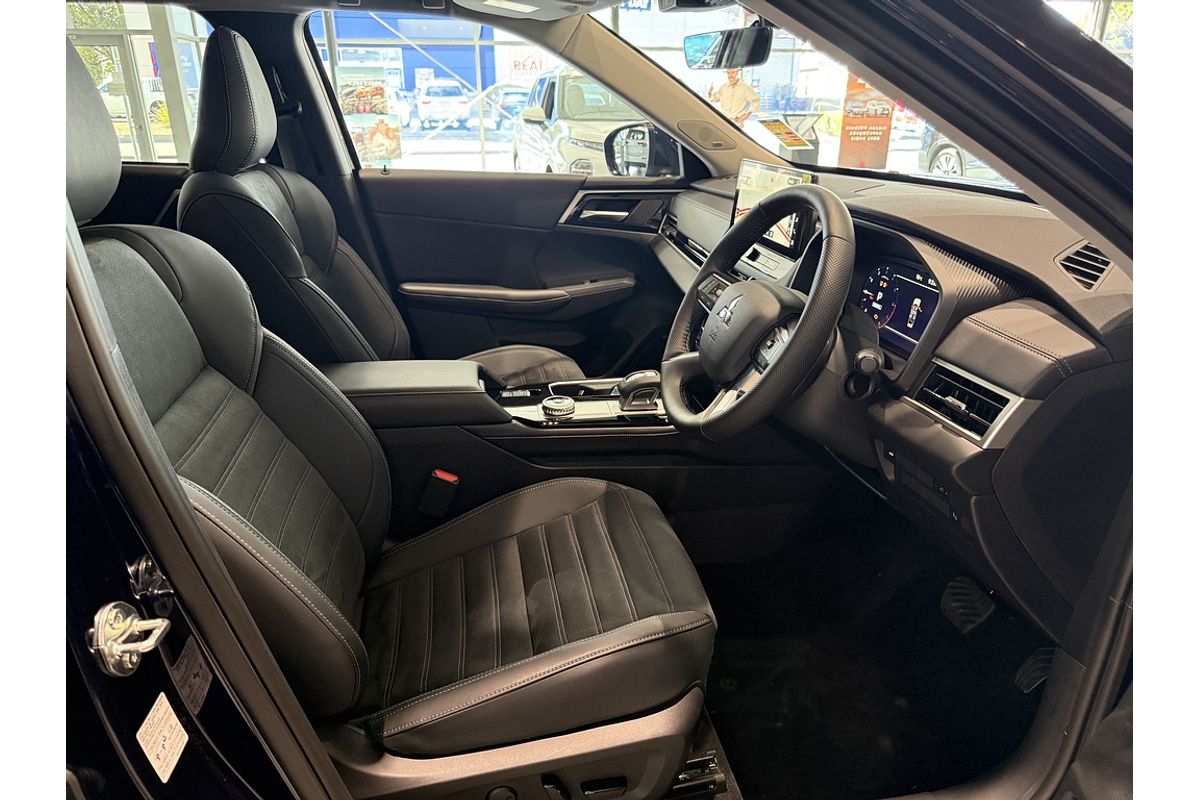 2025 Mitsubishi ZM Outlander ASPIRE 2.5L CVT AWD 7ST