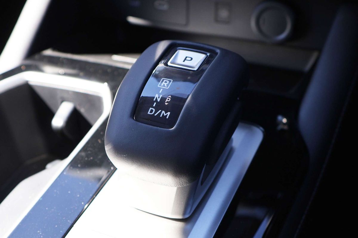 2025 Mitsubishi Outlander LS BLACK EDITION ZM