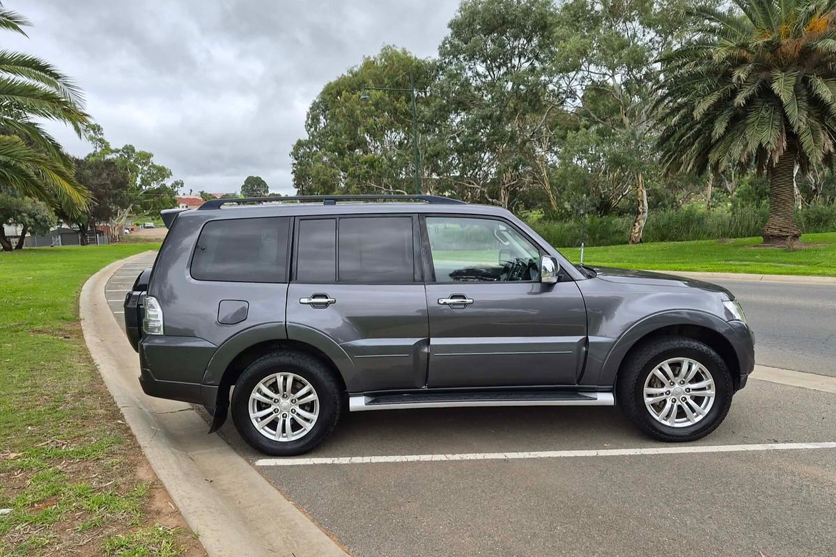 2016 Mitsubishi Pajero GLX NX