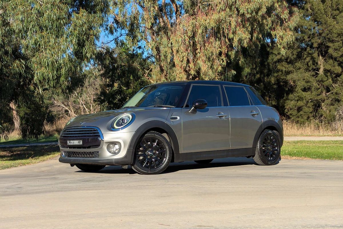 2018 MINI Hatch Cooper F55 LCI