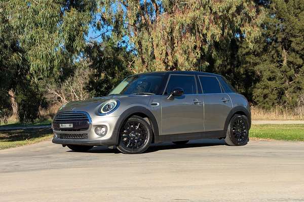 2018 MINI Hatch Cooper F55 LCI