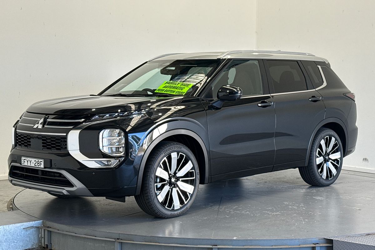 2025 Mitsubishi Outlander Exceed Tourer ZM