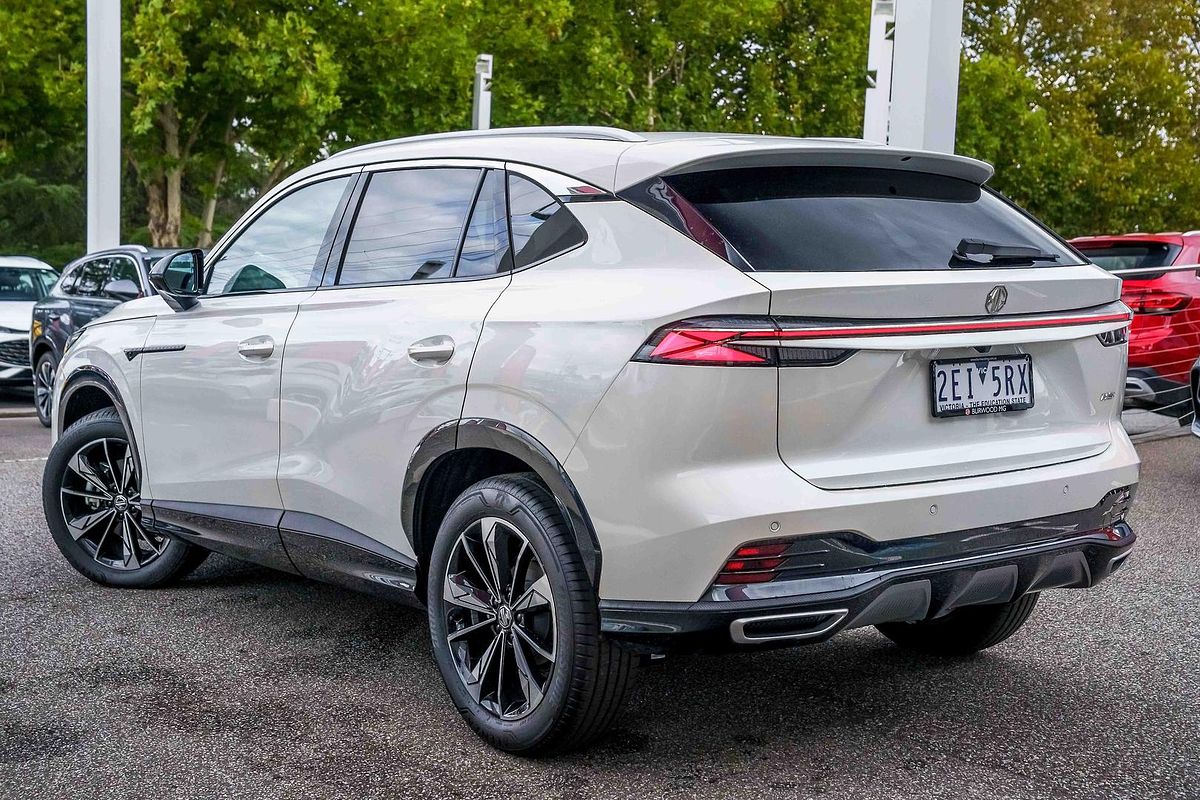 2025 MG HS Essence AS33