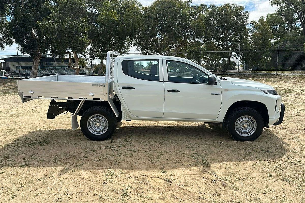 2021 Mitsubishi Triton GLX ADAS MR 4X4