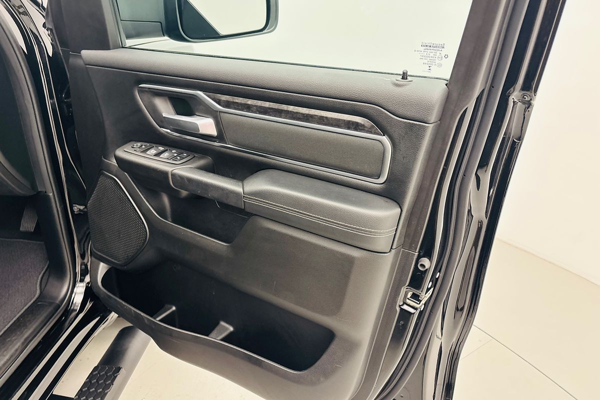 2024 Ram Trucks 1500 Big Horn Crew Cab