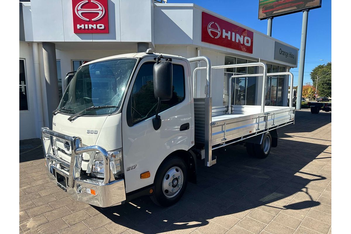 2025 Hino 300 Series 617