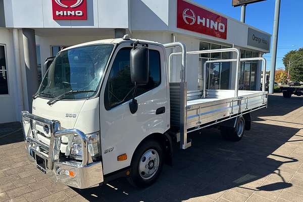 2025 Hino 300 Series 617