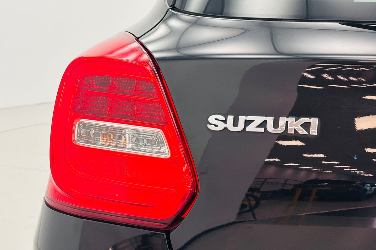 2017 SUZUKI SWIFT GL NAVIGATOR CONTINUOUS VARIABLE 5D HATCHBACK 4CYL 