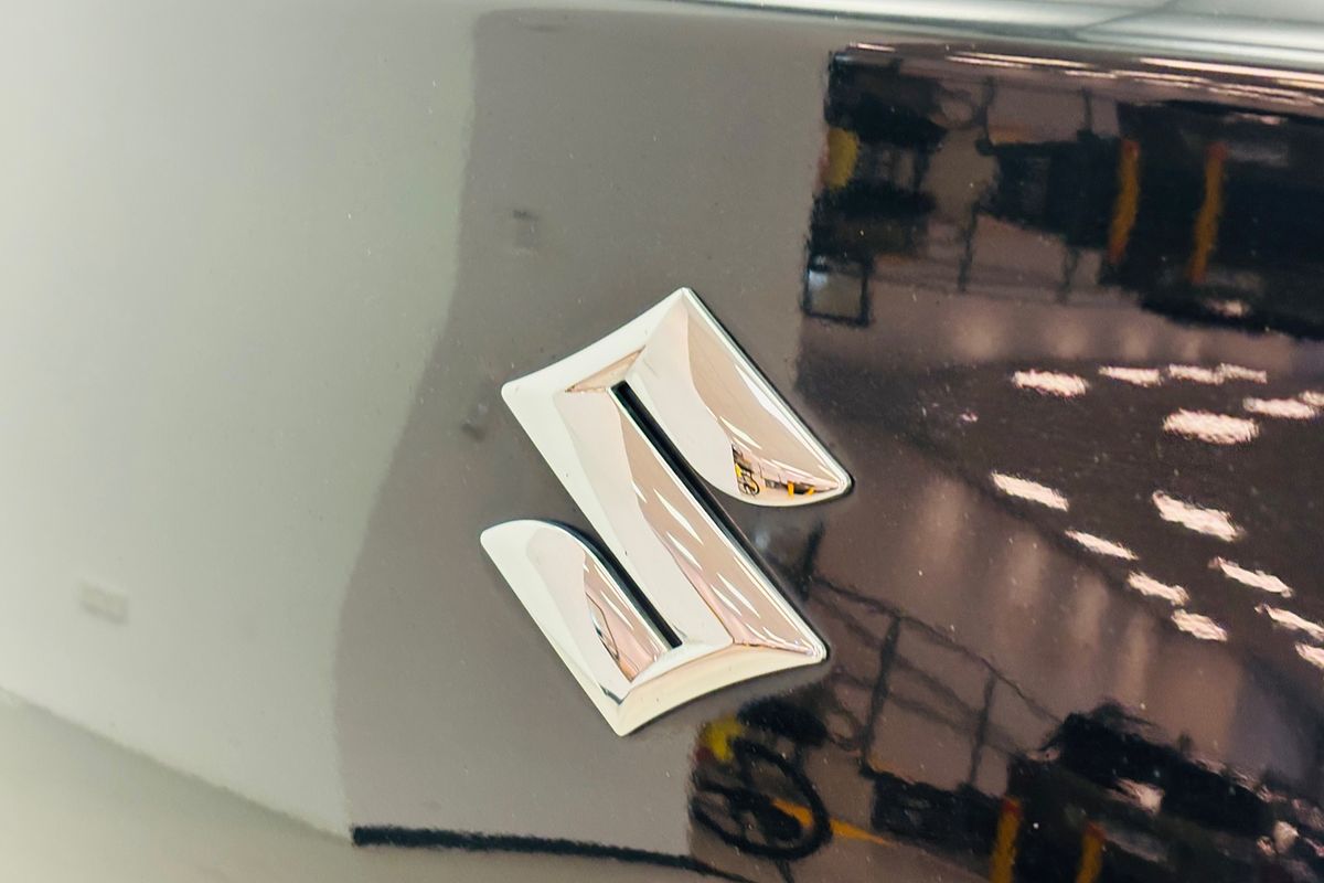 2017 SUZUKI SWIFT GL NAVIGATOR CONTINUOUS VARIABLE 5D HATCHBACK 4CYL 