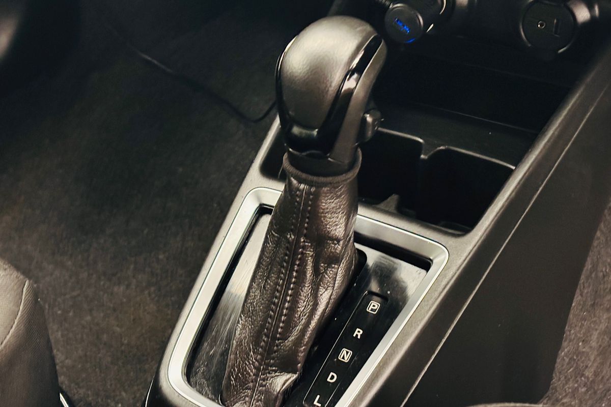 2017 SUZUKI SWIFT GL NAVIGATOR CONTINUOUS VARIABLE 5D HATCHBACK 4CYL 