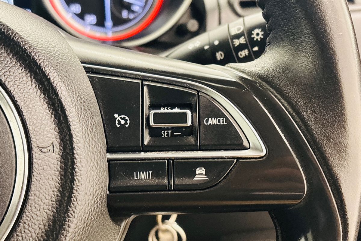 2017 SUZUKI SWIFT GL NAVIGATOR CONTINUOUS VARIABLE 5D HATCHBACK 4CYL 