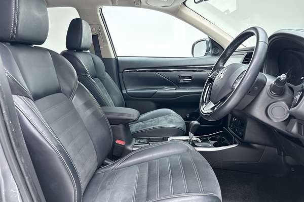 2021 Mitsubishi Outlander LS ZL thumb-12